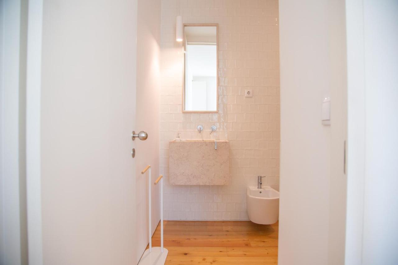 Arsenal 108, Design Apartments - New Light Downtown Chiado And River Lisbon Room photo